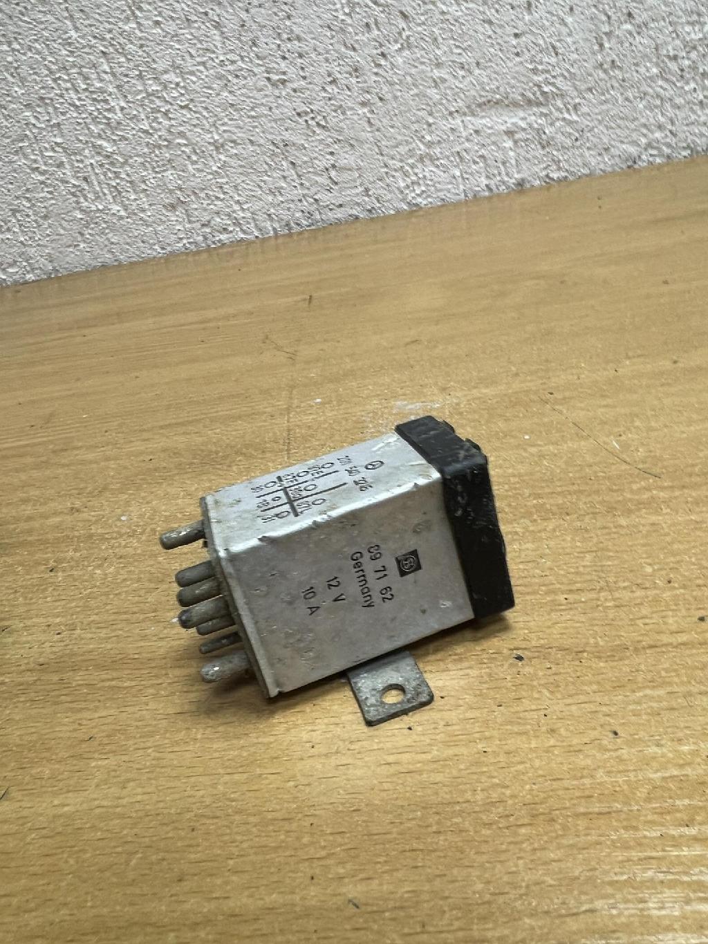 Relais Mercedes-Benz E-Klasse (W124) 2015403245