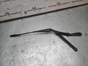 Scheibenwischerfuß MERCEDES-BENZ C (W205) C 180 (205.040) A2058200244