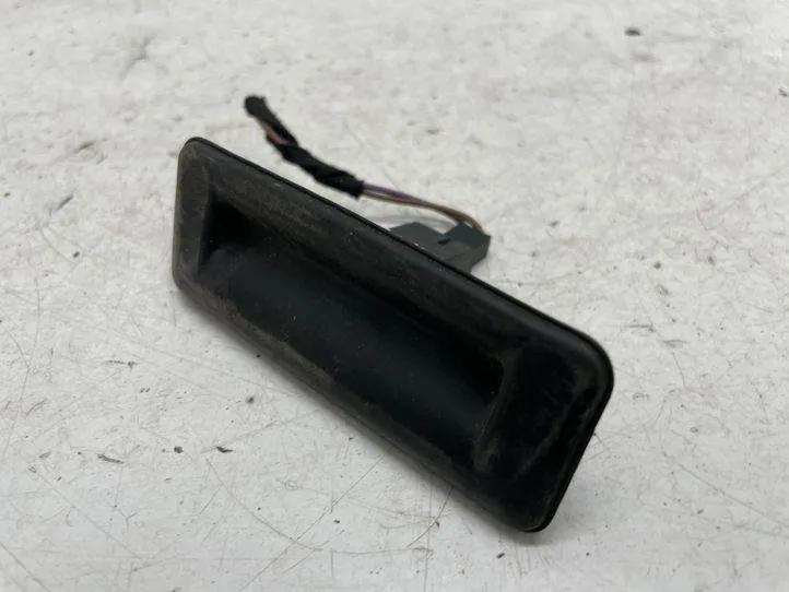 Heckklappenöffnungstaste SKODA SUPERB II (3T4) 2.0 TDI 16V 5E0827566