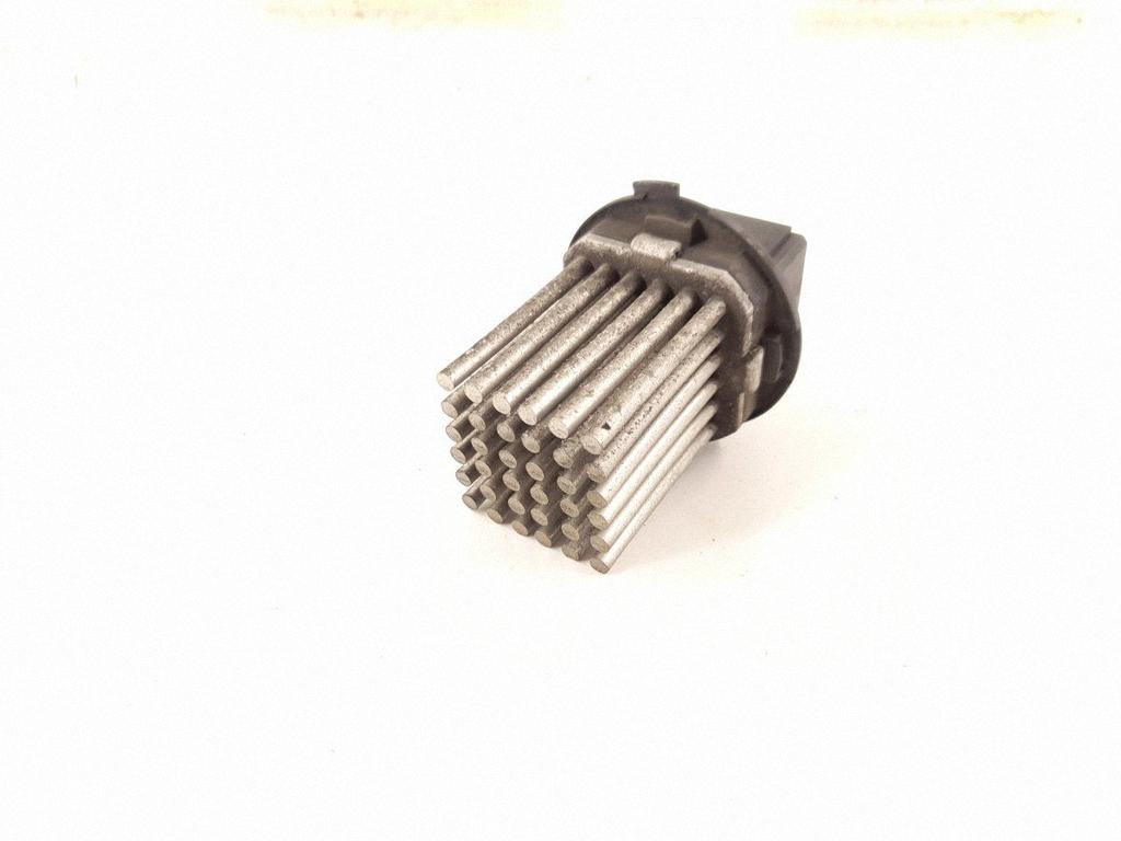 Blower Fan Relay MERCEDES-BENZ E (W212) E 250 CDI / BlueTEC 4-matic (212.082, 212.097) A2048707710