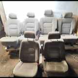 Sitzgarnitur komplett Leder geteilt Kia Carnival II (UP)