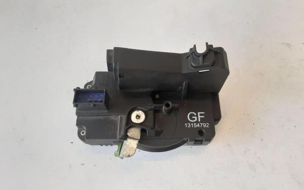 Türschloss vorne rechts OPEL MERIVA B 1.7 CDTI 13154792