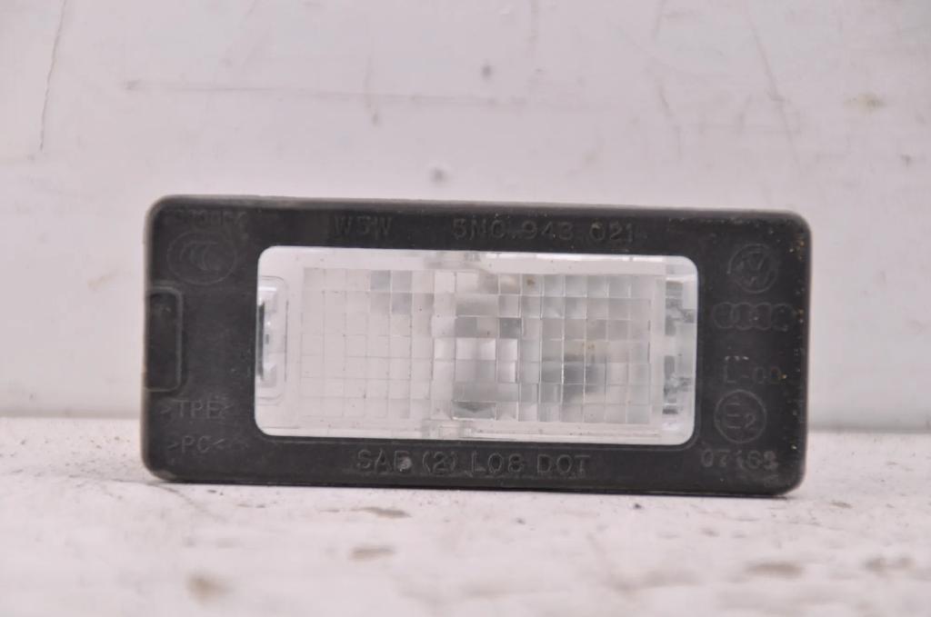 Kennzeichenbeleuchtung VW PASSAT Variant B6 (3C5) 1.4 TSI EcoFuel 5N0943021