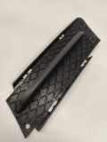 Gitter vorne unten BMW 3 (E90) 320 i 22944911