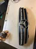 Gitter Grill vorne links MERCEDES-BENZ CLK (C209) 220 CDI (209.308) A2098800123