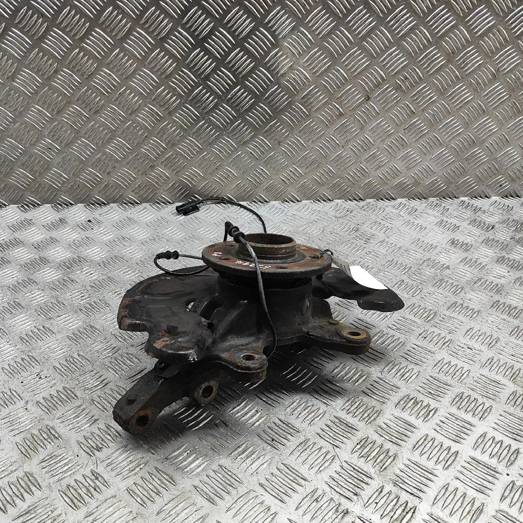 Radnaben vorne rechts MERCEDES-BENZ VITO Tourer (W447) 114 CDI / 114 BlueTEC (447.701, 447.703, 447.705) A4473300720