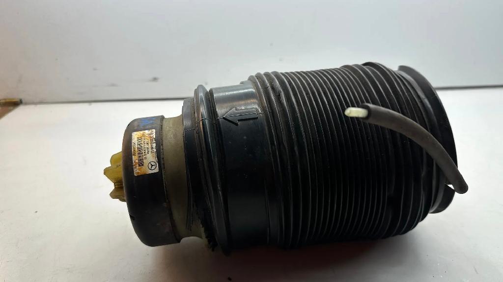Luftfederkissen hinten links MERCEDES-BENZ E (W212) E 250 CDI / BlueTEC 4-matic (212.082, 212.097) A2123203925