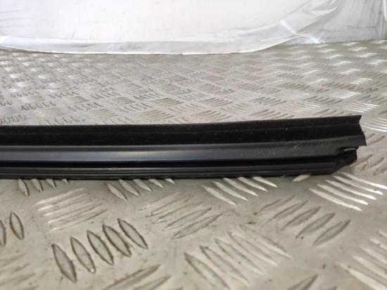 Fensterleiste Tür vorne links BENTLEY CONTINENTAL FLYING SPUR (3W_) 6.0 3W5837471B Bild Fensterleiste Tür vorne links BENTLEY CONTINENTAL FLYING SPUR (3W_) 6.0 3W5837471B