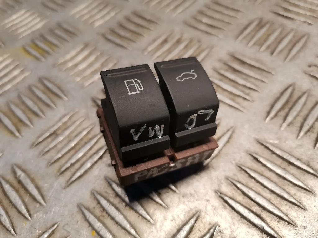 Schalter zum Öffnen des Kraftstofftanks VW PASSAT B6 (3C2) 2.0 FSI 3C0959903B Bild Schalter zum Öffnen des Kraftstofftanks VW PASSAT B6 (3C2) 2.0 FSI 3C0959903B