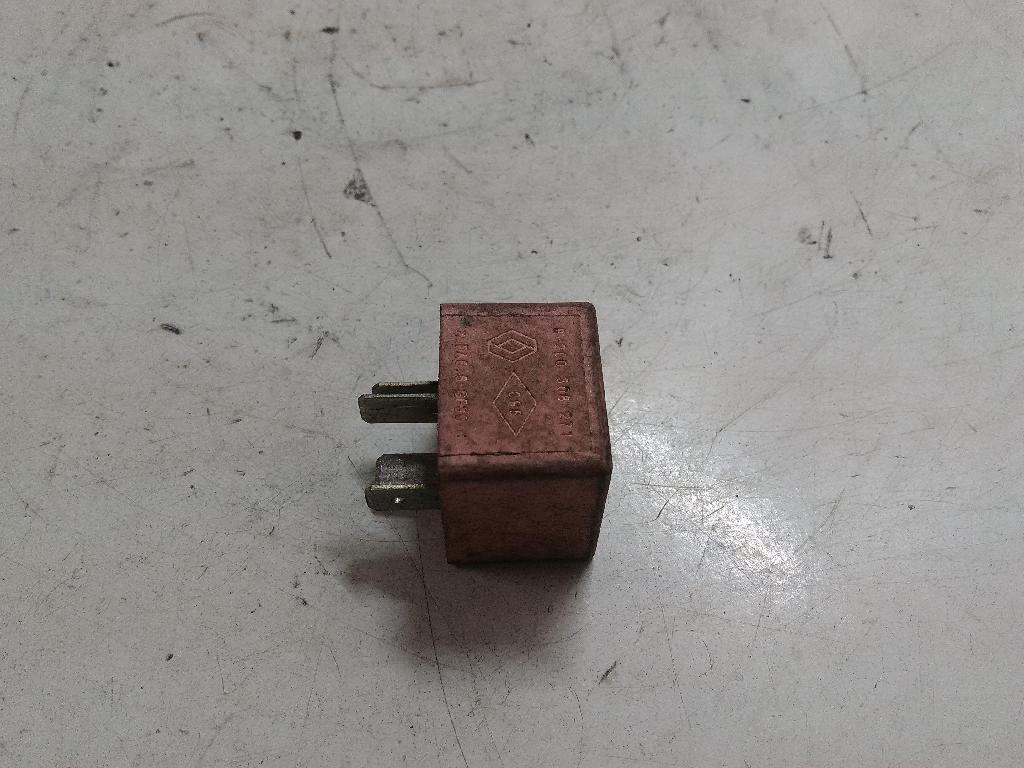 Relais Renault Clio II (B) 8200308271