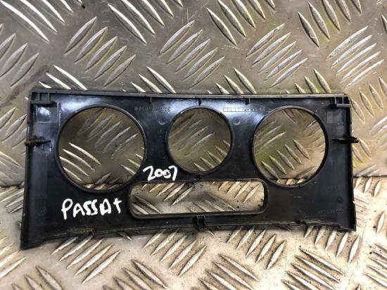 Andere Verkleidungsteile VW PASSAT B6 (3C2) 2.0 FSI 318470100 Bild Andere Verkleidungsteile VW PASSAT B6 (3C2) 2.0 FSI 318470100