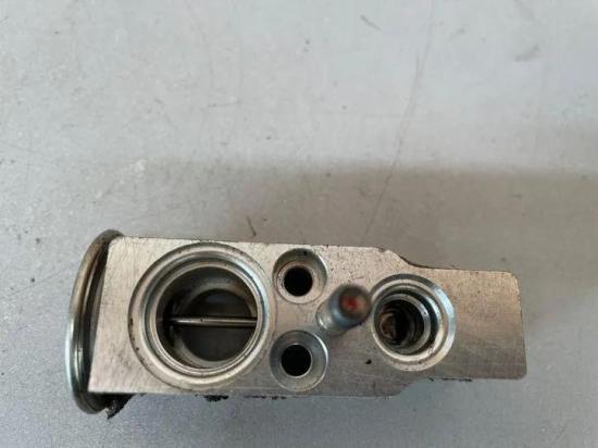 A/C Conditioner Expansion Valve MERCEDES-BENZ M (W164) ML 320 CDI 4-matic (164.122) A1648300084 Bild A/C Conditioner Expansion Valve MERCEDES-BENZ M (W164) ML 320 CDI 4-matic (164.122) A1648300084