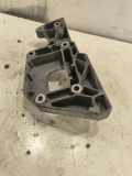 Klimakompressorhalterung VW PASSAT B6 (3C2) 2.0 FSI 06F903143F