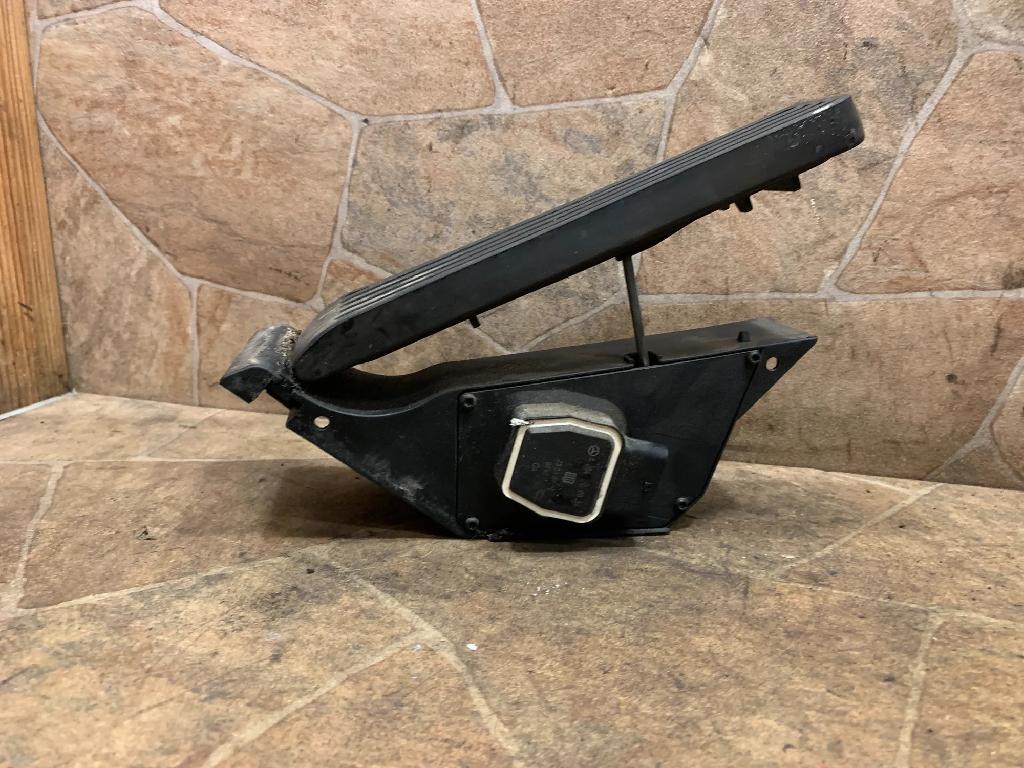 Fahrpedal Mercedes-Benz C-Klasse (W204) A2043000004