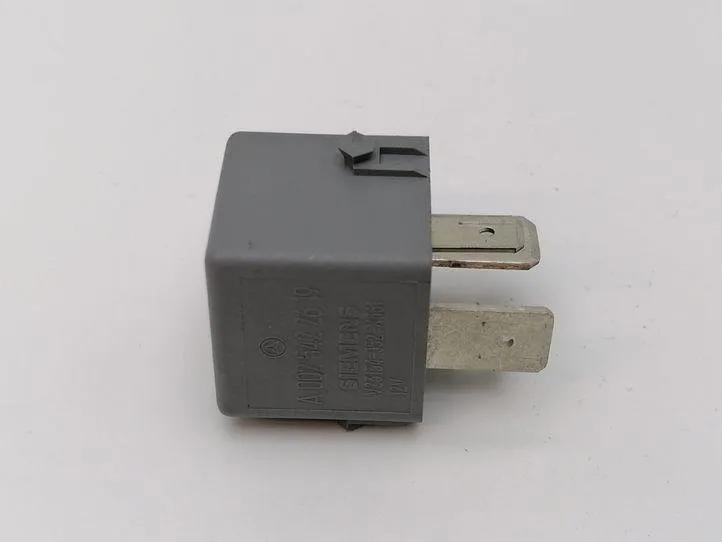Relais MERCEDES-BENZ M (W163) ML 270 CDI (163.113) A0025422619