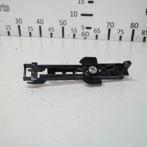 Gurthöhenversteller vorne links SKODA SUPERB II (3T4) 2.0 TDI 8E0857833A Bild Gurthöhenversteller vorne links SKODA SUPERB II (3T4) 2.0 TDI 8E0857833A