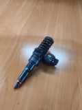 Einspritzdüse VW PASSAT Variant B6 (3C5) 1.9 TDI 038130073bn