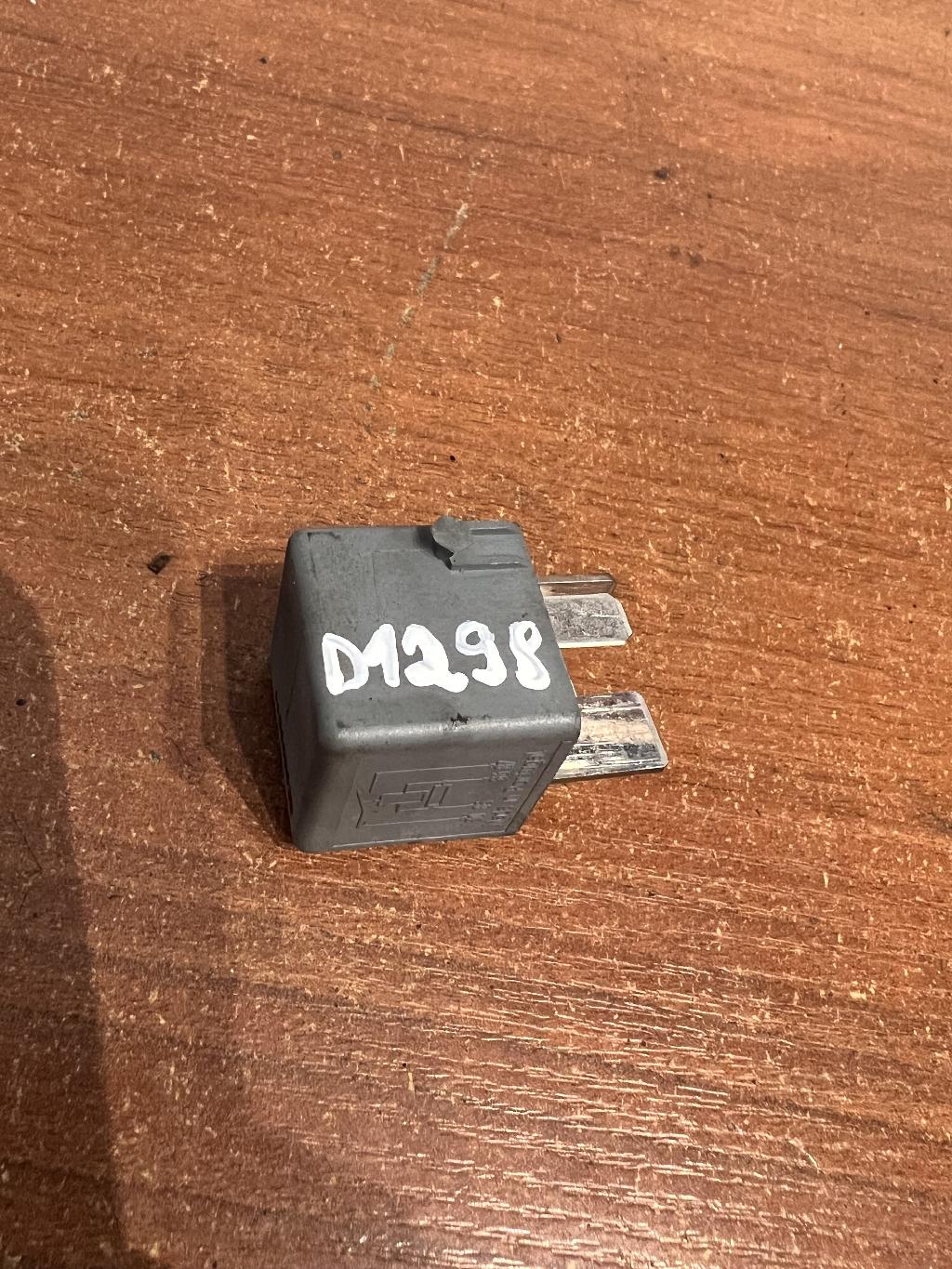 Relais Mercedes-Benz B-Klasse Sports Tourer (W245) A0025422619