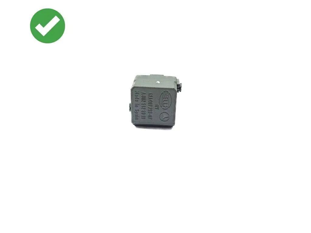 Relais Mercedes-Benz CLK (C209) A00254226
