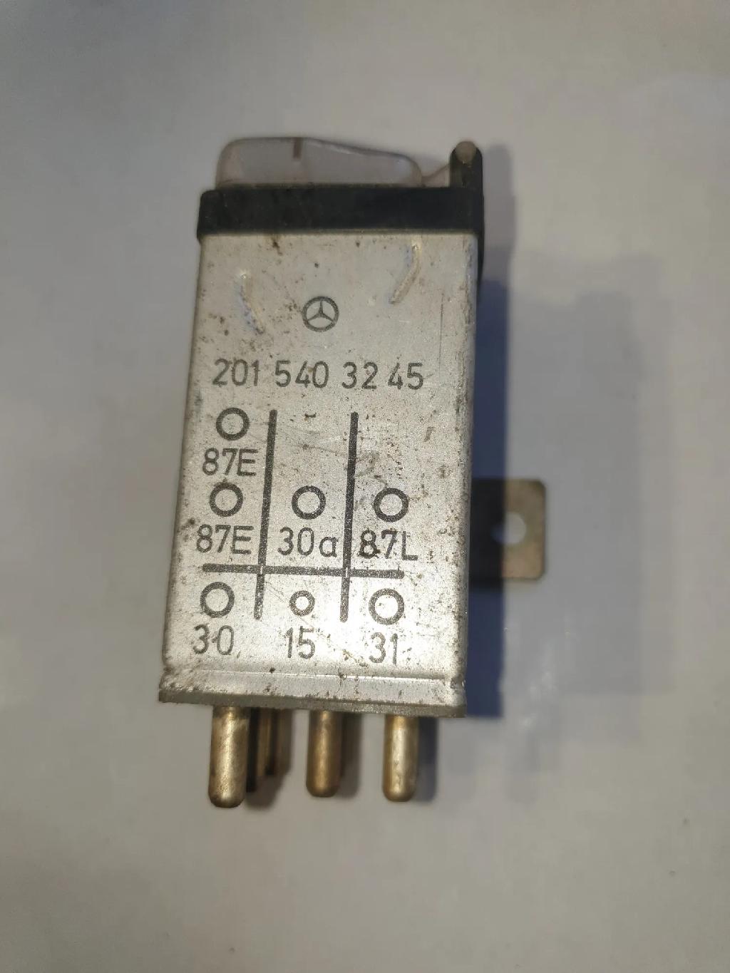 Relais MERCEDES-BENZ G (W463) 300 GE (463.227, 463.228) 2015403245