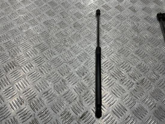 Heckklappendämpfer links Opel Astra H Kasten () 24463829 Bild Heckklappendämpfer links Opel Astra H Kasten () 24463829