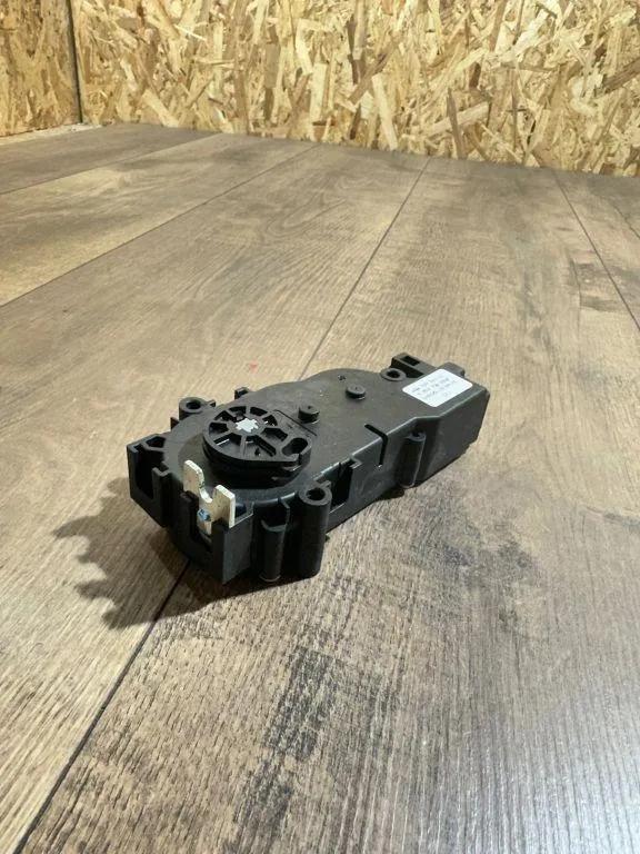 Heckklappenabzieher MERCEDES-BENZ GLS (X166) 350 d 4-matic (166.824) 024328142 A2047500060