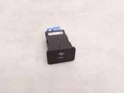 USB MERCEDES-BENZ CLA Coupe (C118) CLA 180 (118.384) A2478207302