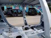 Linke metallische Seitenschwellerabdeckung DACIA SANDERO 1.2 16V LPG