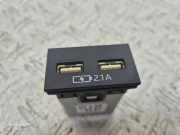 USB TOYOTA RAV 4 V (XA50) 2.5 Hybrid (AXAH52) A063704