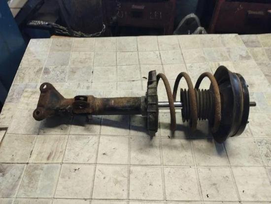 Stoßdämpfer vorne links MERCEDES-BENZ C (W203) C 200 CDI (203.004) 824904553412 A2033201630 Bild Stoßdämpfer vorne links MERCEDES-BENZ C (W203) C 200 CDI (203.004) 824904553412 A2033201630