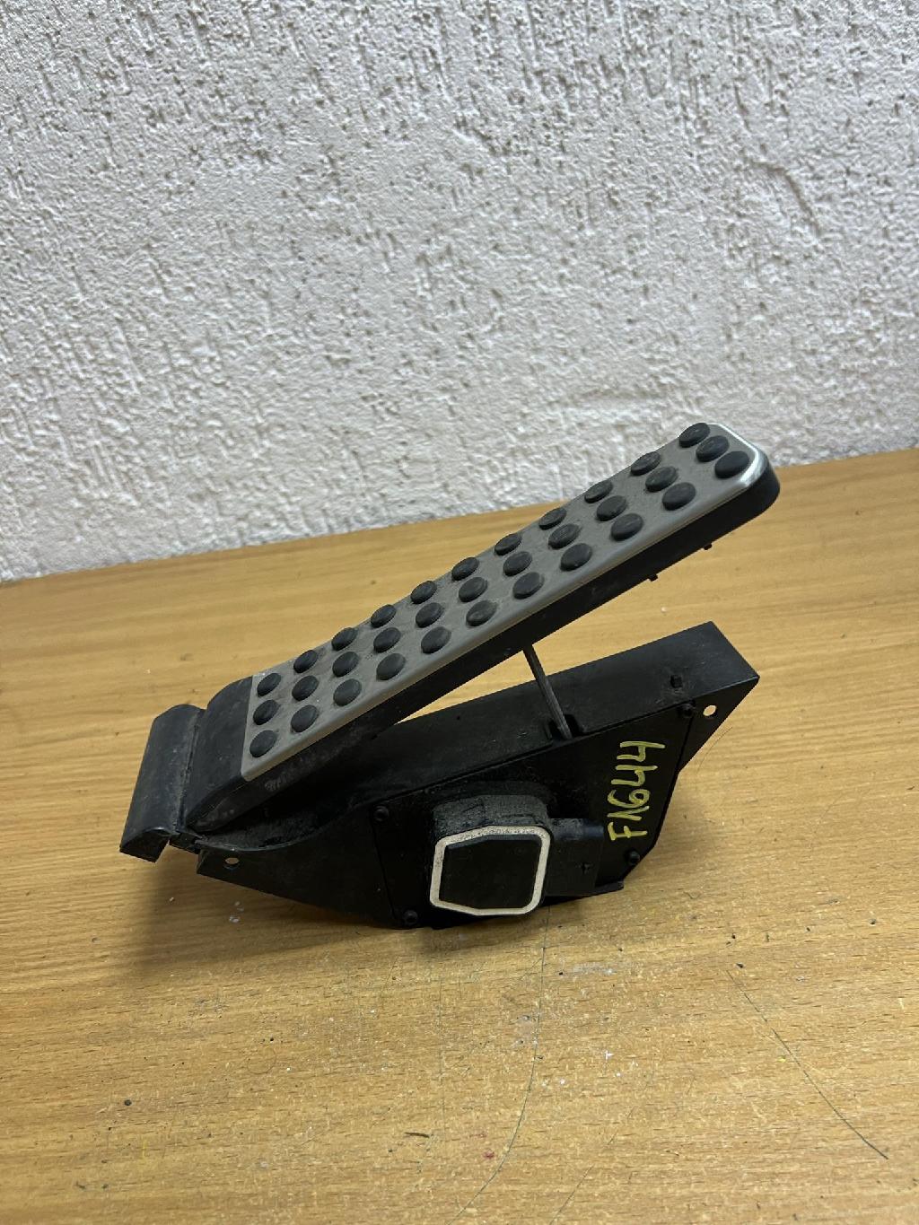 Fahrpedal Mercedes-Benz E-Klasse Coupe (C207) A2043000204