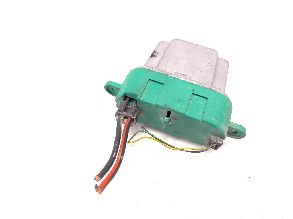 Relais für Lüfter Renault Espace IV (K) 52492365