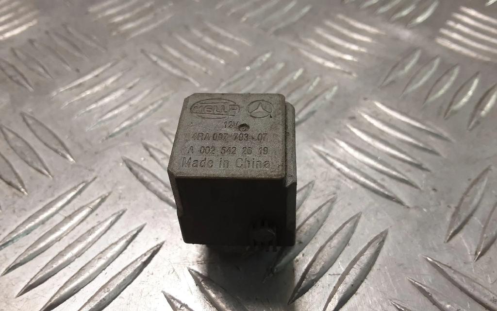 Relais MERCEDES-BENZ M (W163) ML 320 (163.154) A0025422619