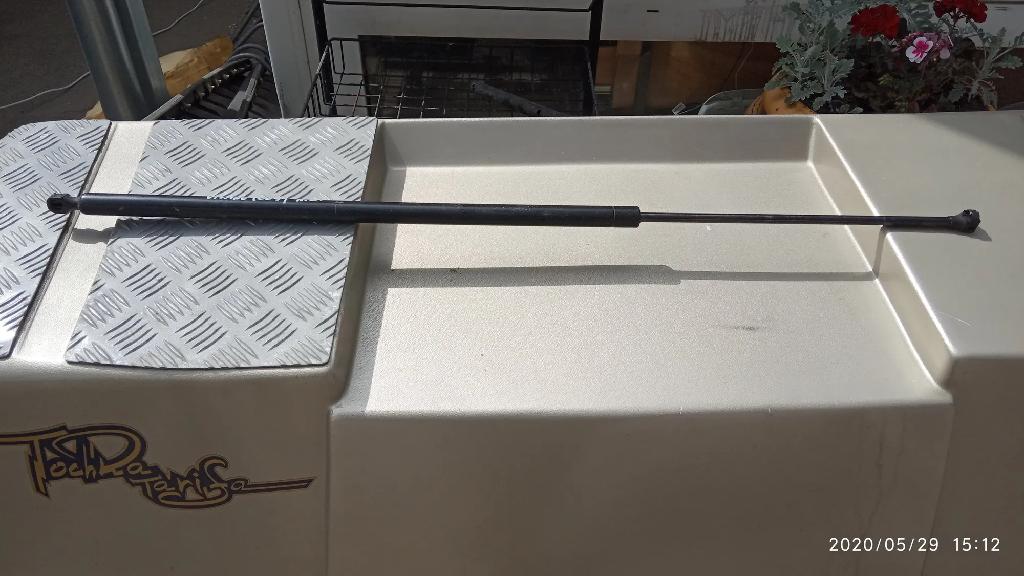 Heckklappe Gasdruckfeder links OPEL VIVARO Furgon (F7) 1.9 DI 91168256 8200162697