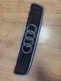 Vorderer oberer Gitter AUDI A4 (8D2, B5) 1.8 8D0853651J