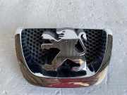 Emblem Peugeot 207 () 964970480