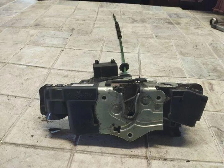 Türschloss vorne links FIAT STILO (192_) 1.6 16V (192_XB1A) 51736478