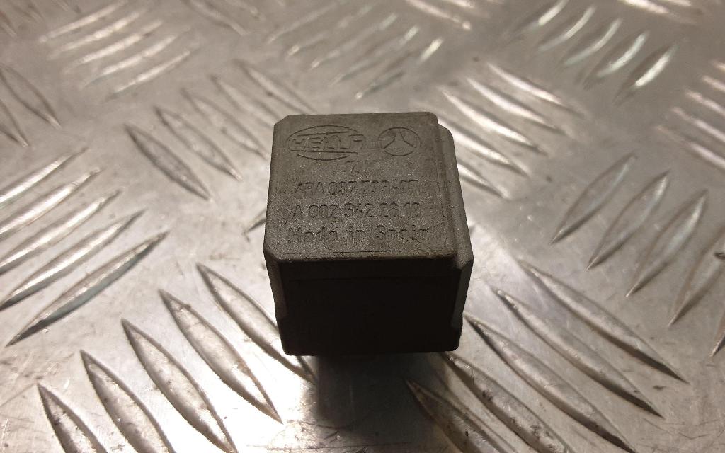 Relais Mercedes-Benz M-Klasse (W163) A0025422619