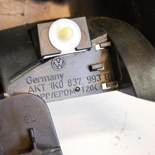 Andere Teile des Innenraums VW GOLF V (1K1) 1.9 TDI 1K0035411C 1K0837993B Bild Andere Teile des Innenraums VW GOLF V (1K1) 1.9 TDI 1K0035411C 1K0837993B