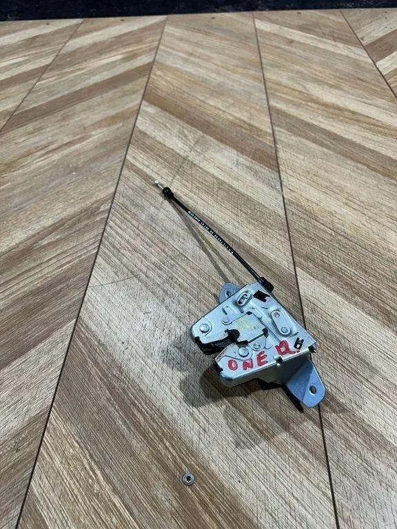 Heckklappenschloss MERCEDES-BENZ E (W211) E 320 CDI (211.022) a2047400435 600870