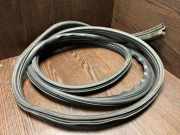 Türdichtungsgummi vorne links IVECO DAILY V Furgon/Estate 35C17 V, 35S17 V, 40C17 V, 45C17 V, 50C17 V, 60C17 V, 504203320