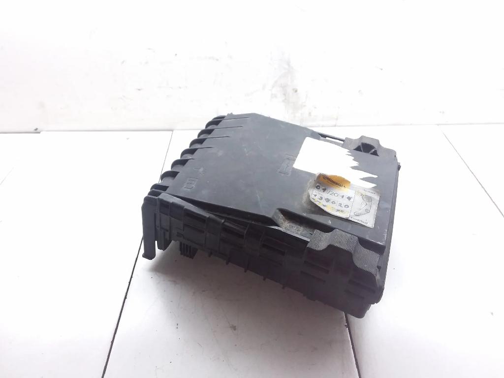Sicherungskasten VW GOLF V (1K1) 1.6 FSI 017180061 01718130
