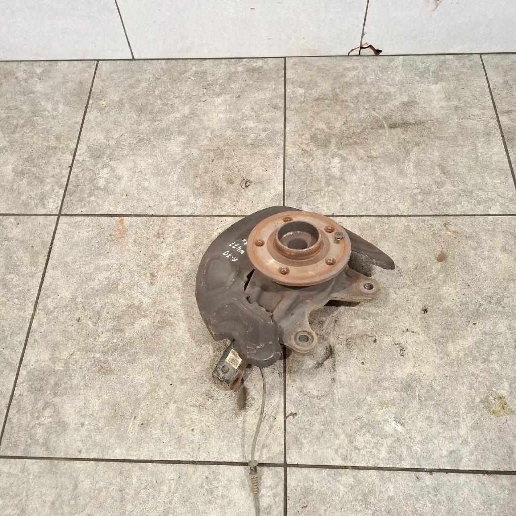 Radnaben vorne rechts MERCEDES-BENZ VITO Tourer (W447) 116 CDI / 116 BlueTEC (447.701, 447.703, 447.705) A4473300720