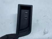 USB BMW 3 (F30, F80) 320 i 105026812