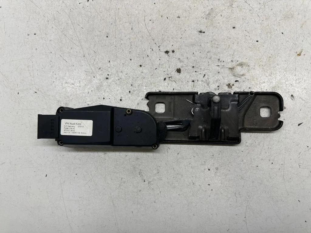 Türfeststeller Audi A6 Avant (4F, C6) 4F9827383E