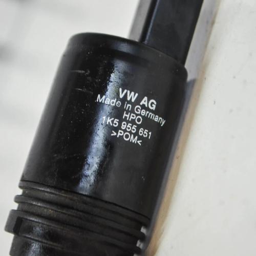 Wischwassertankmotor SKODA SUPERB II (3T4) 2.0 TDI 1K5955651 Bild Wischwassertankmotor SKODA SUPERB II (3T4) 2.0 TDI 1K5955651