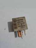 Relais VW TRANSPORTER IV Furgon (70XA) 2.4 D 13204004