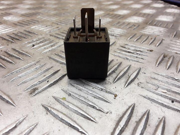 Relais VW Passat B5 (3B2) 7M0951253A