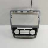 Musik-Player Verkleidung SKODA OCTAVIA II Combi (1Z5) 1.6 TDI 4x4 1Z0858069