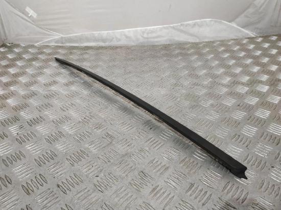 Vertikale Verkleidung auf der rechten Seite der Windschutzscheibe AUDI A8 D4 (4H_) 3.0 TDI quattro 4H0854328 Bild Vertikale Verkleidung auf der rechten Seite der Windschutzscheibe AUDI A8 D4 (4H_) 3.0 TDI quattro 4H0854328